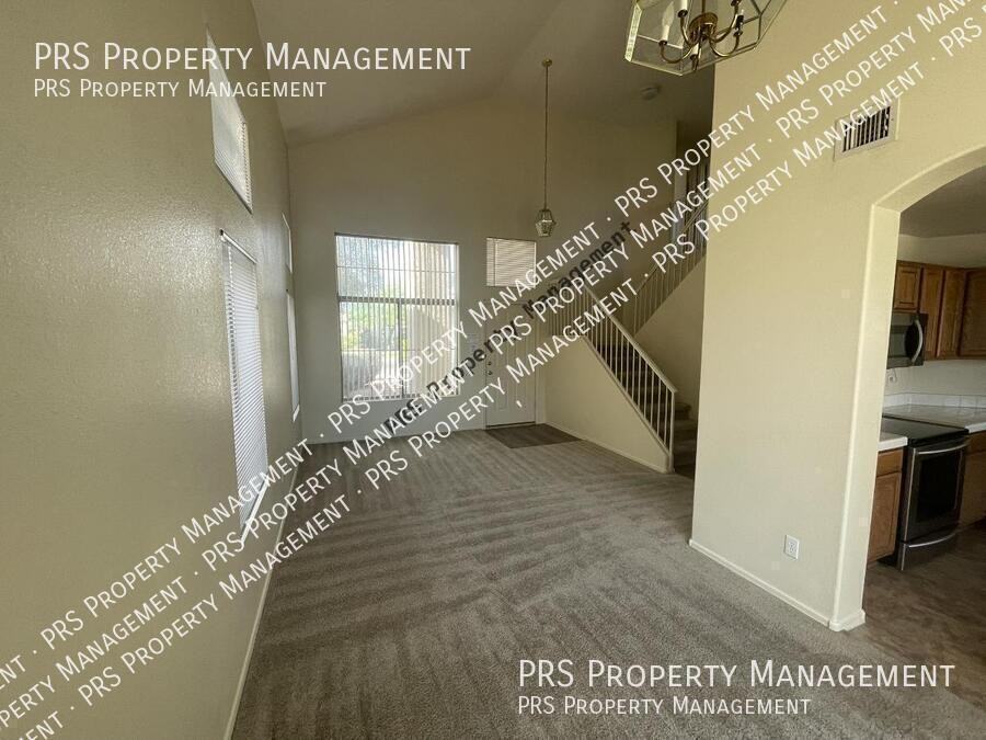 324 W Colt Rd - Photo 2 of 19