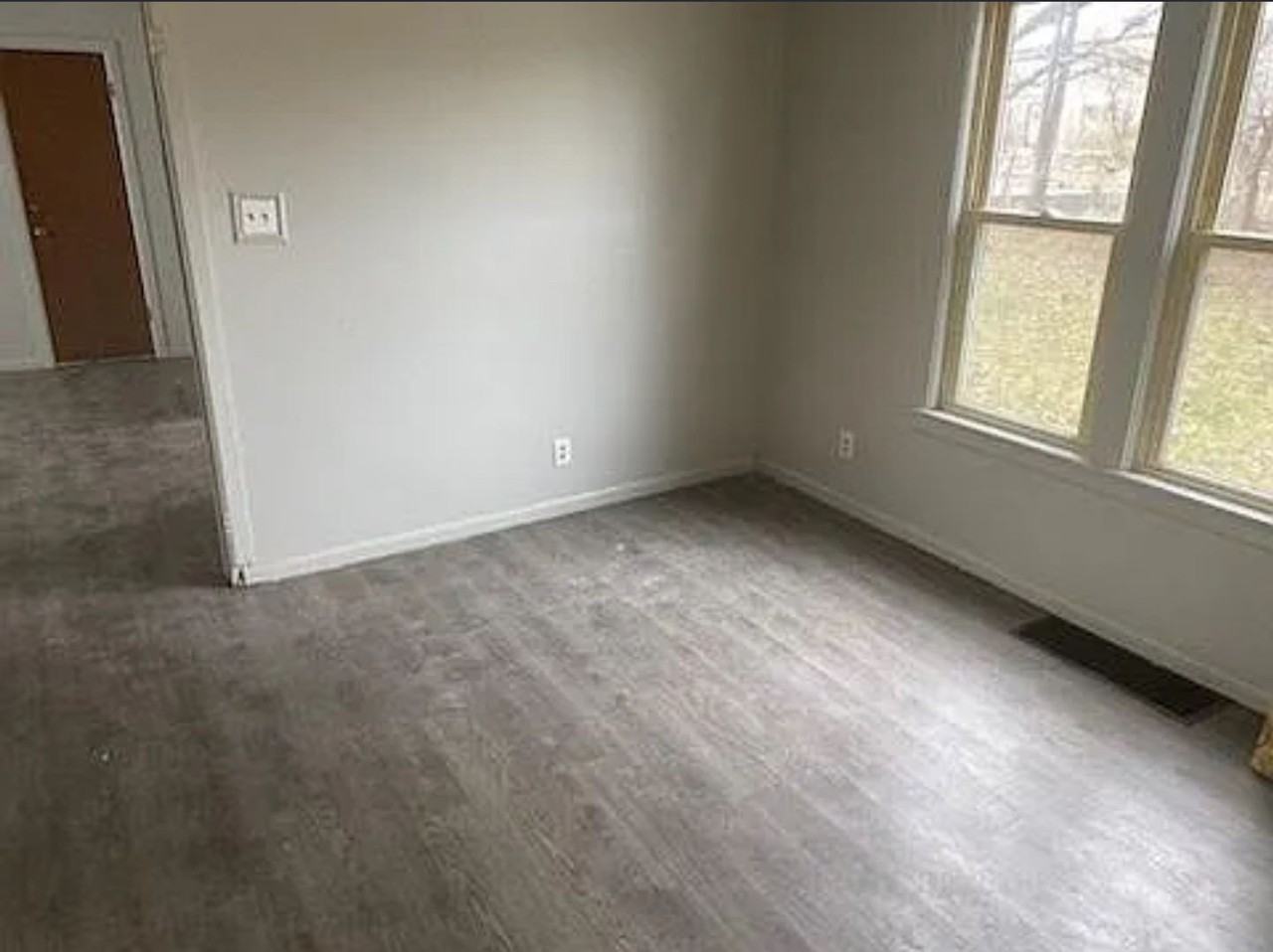 1520 Lawn Ave - Photo 3 of 3