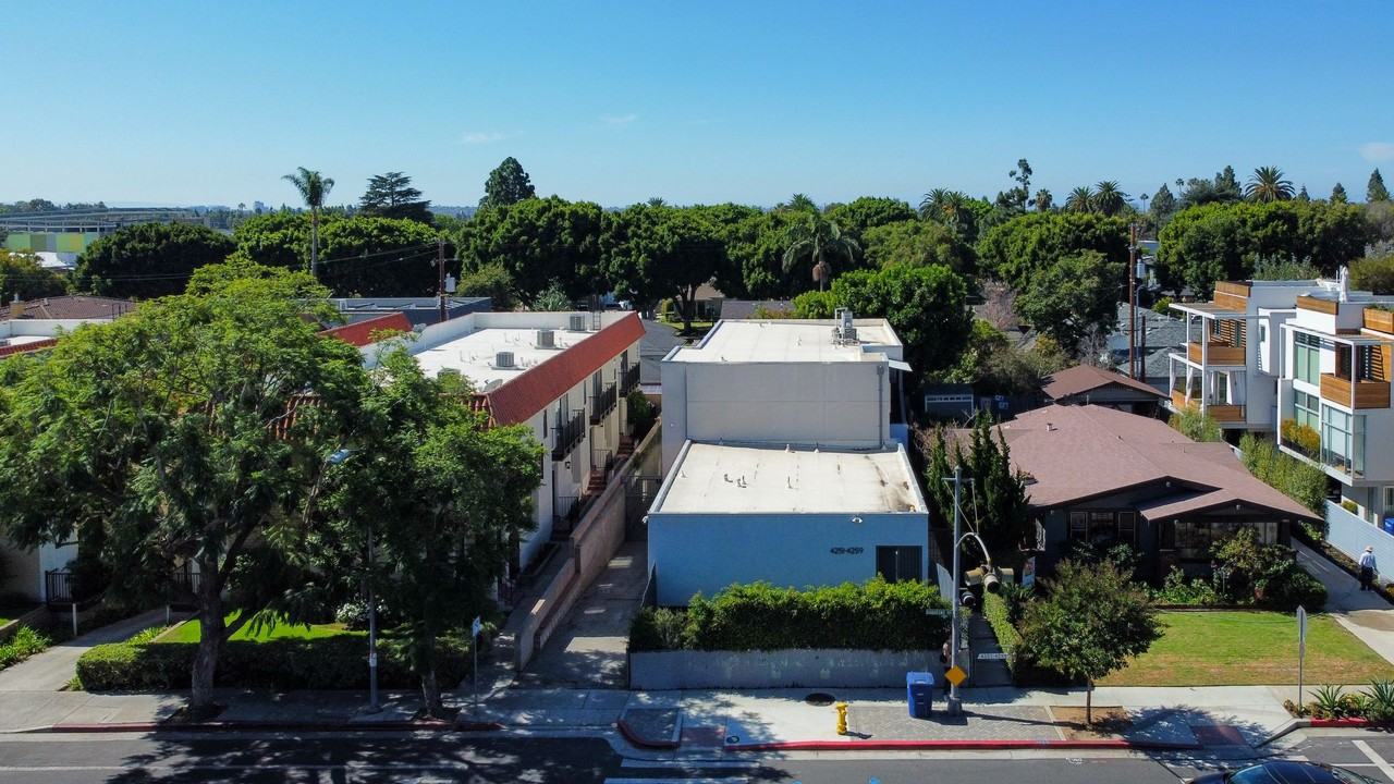 4251 Duquesne Ave - Photo 2 of 3