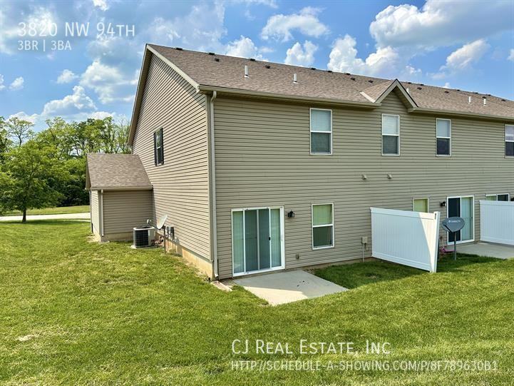 3820 Nw 94th St - Photo 2 of 11