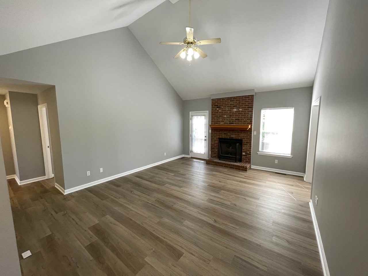 197 Woodfield Cir - Photo 2 of 30