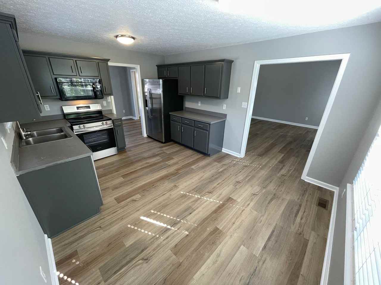 197 Woodfield Cir - Photo 5 of 30