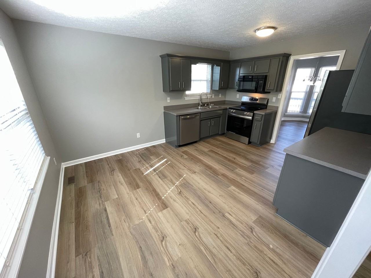 197 Woodfield Cir - Photo 6 of 30