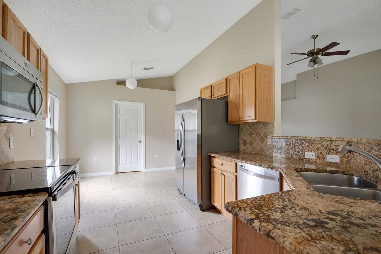 1845 Corner Meadow Cir - Photo 7 of 18