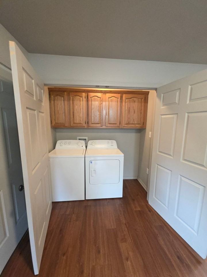 224 E N St - Photo 4 of 12