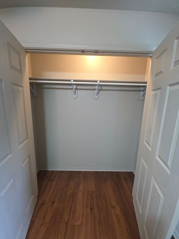 224 E N St - Photo 6 of 12