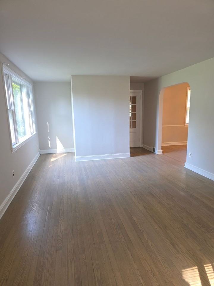 121 Concord Ave - Photo 6 of 33