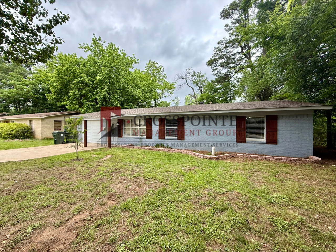 2320 Sarasota Dr - Photo 2 of 24