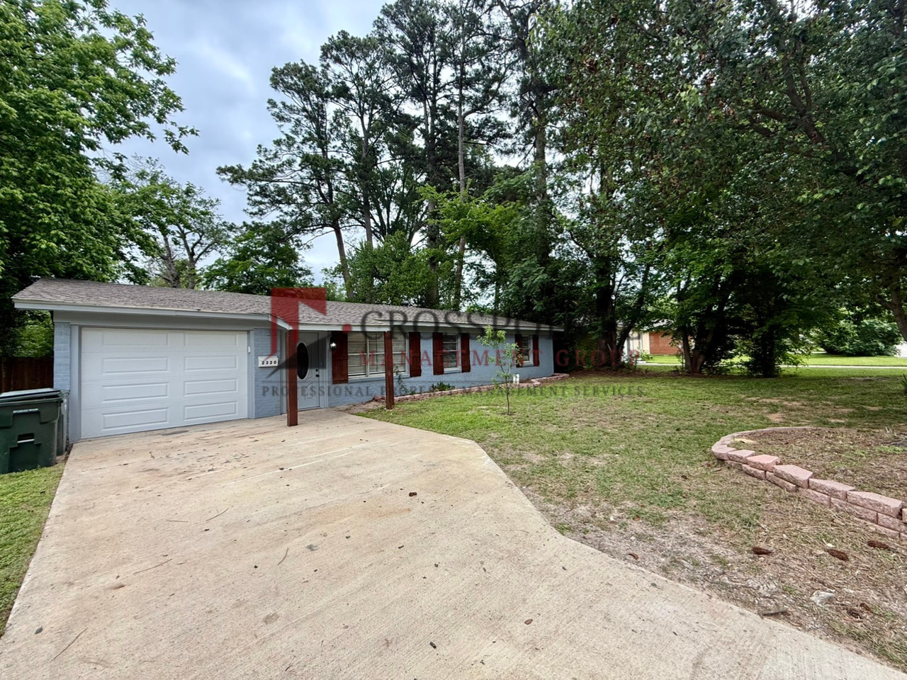 2320 Sarasota Dr - Photo 3 of 24