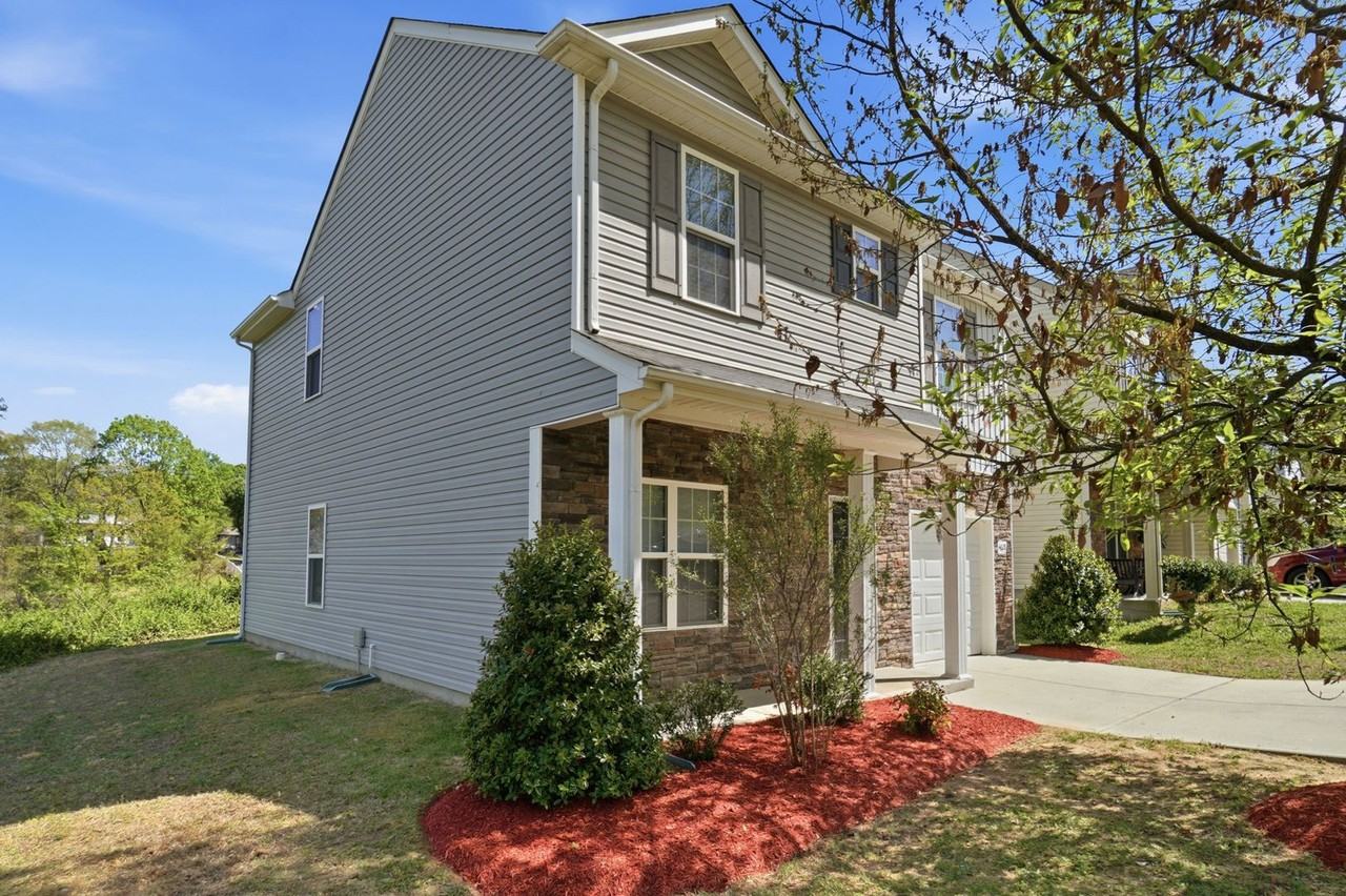 4628 Montelena Dr - Photo 3 of 40