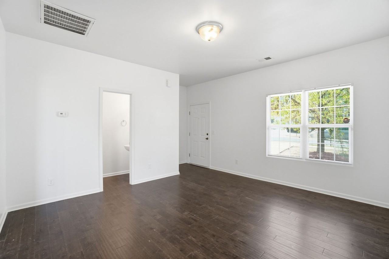 4628 Montelena Dr - Photo 7 of 40