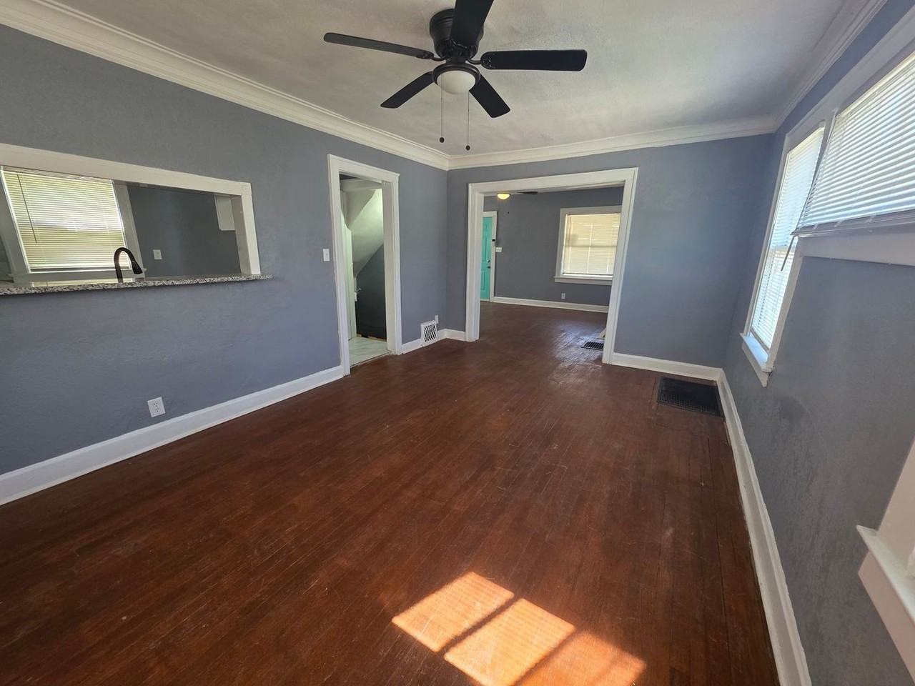 3701 Indiana Ave - Photo 5 of 18