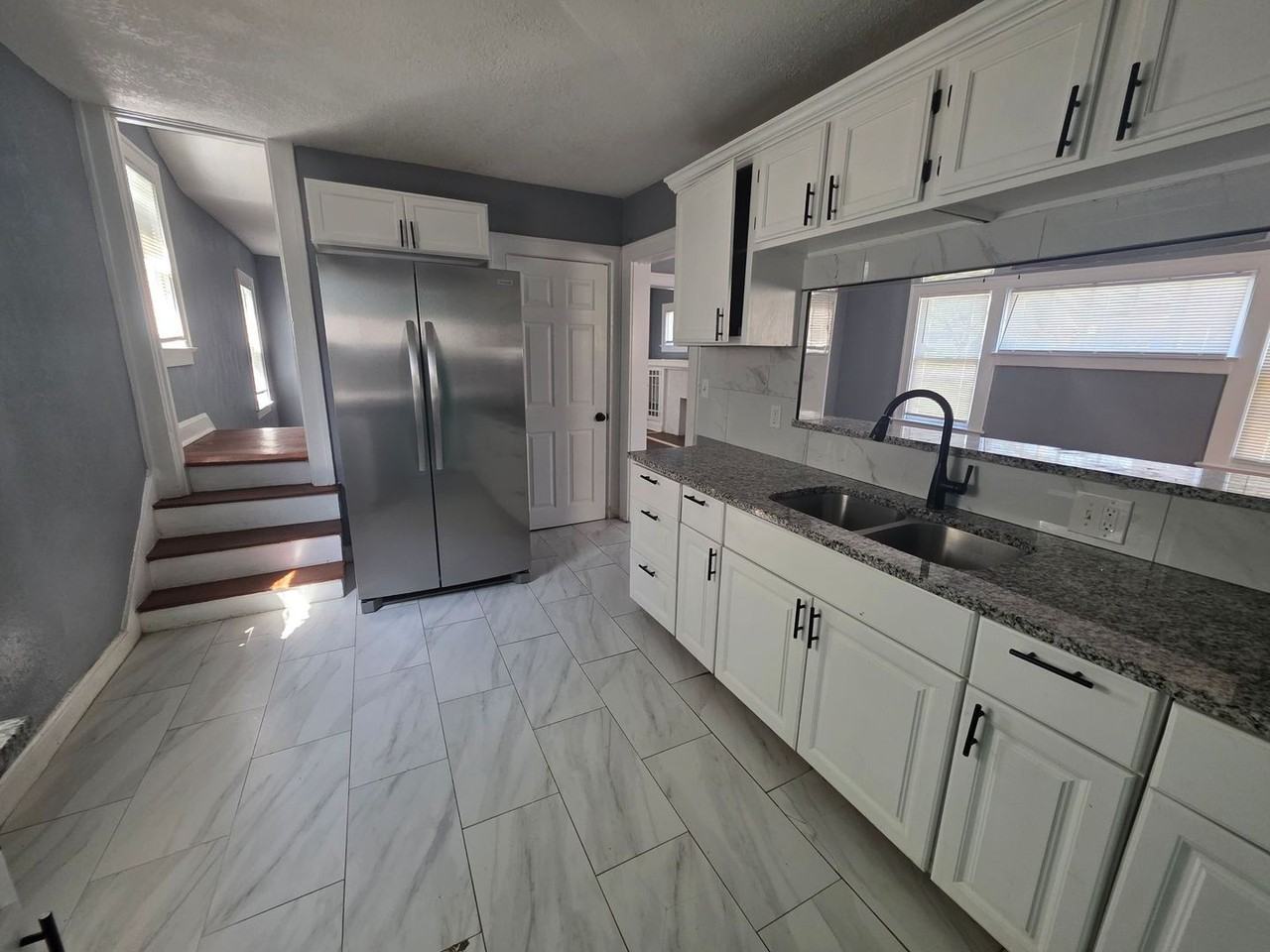 3701 Indiana Ave - Photo 7 of 18