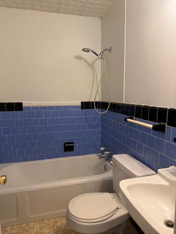 2621 Windsor Ave - Photo 5 of 7