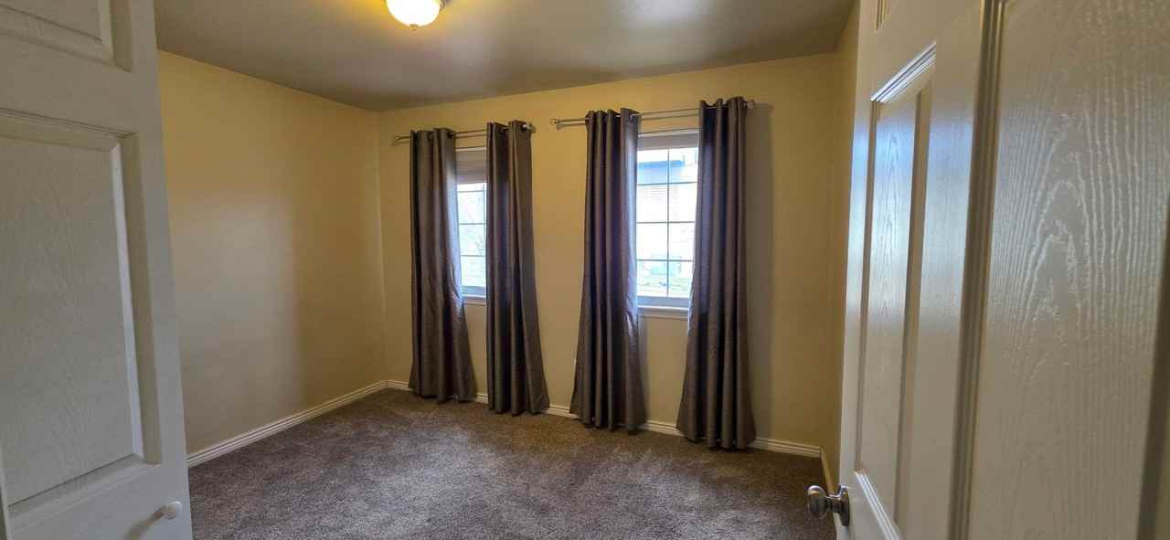 1011 Hacienda Ct - Photo 3 of 9