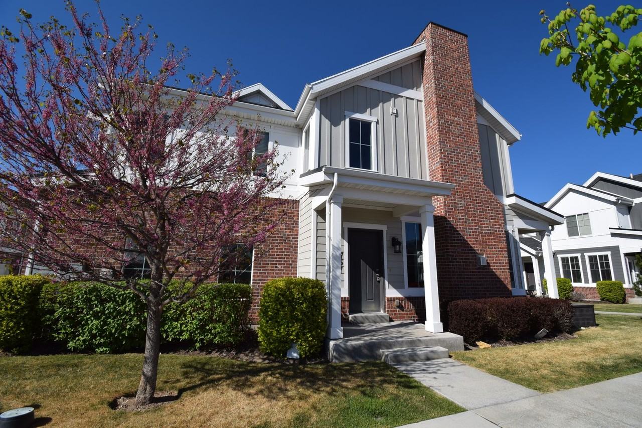 767 E Oakhampton Dr - Photo 3 of 34