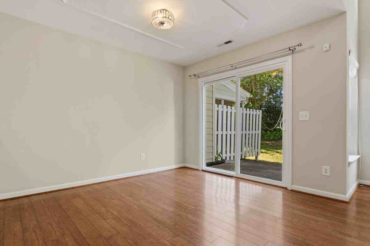 2703 Bartlett Cir - Photo 5 of 23