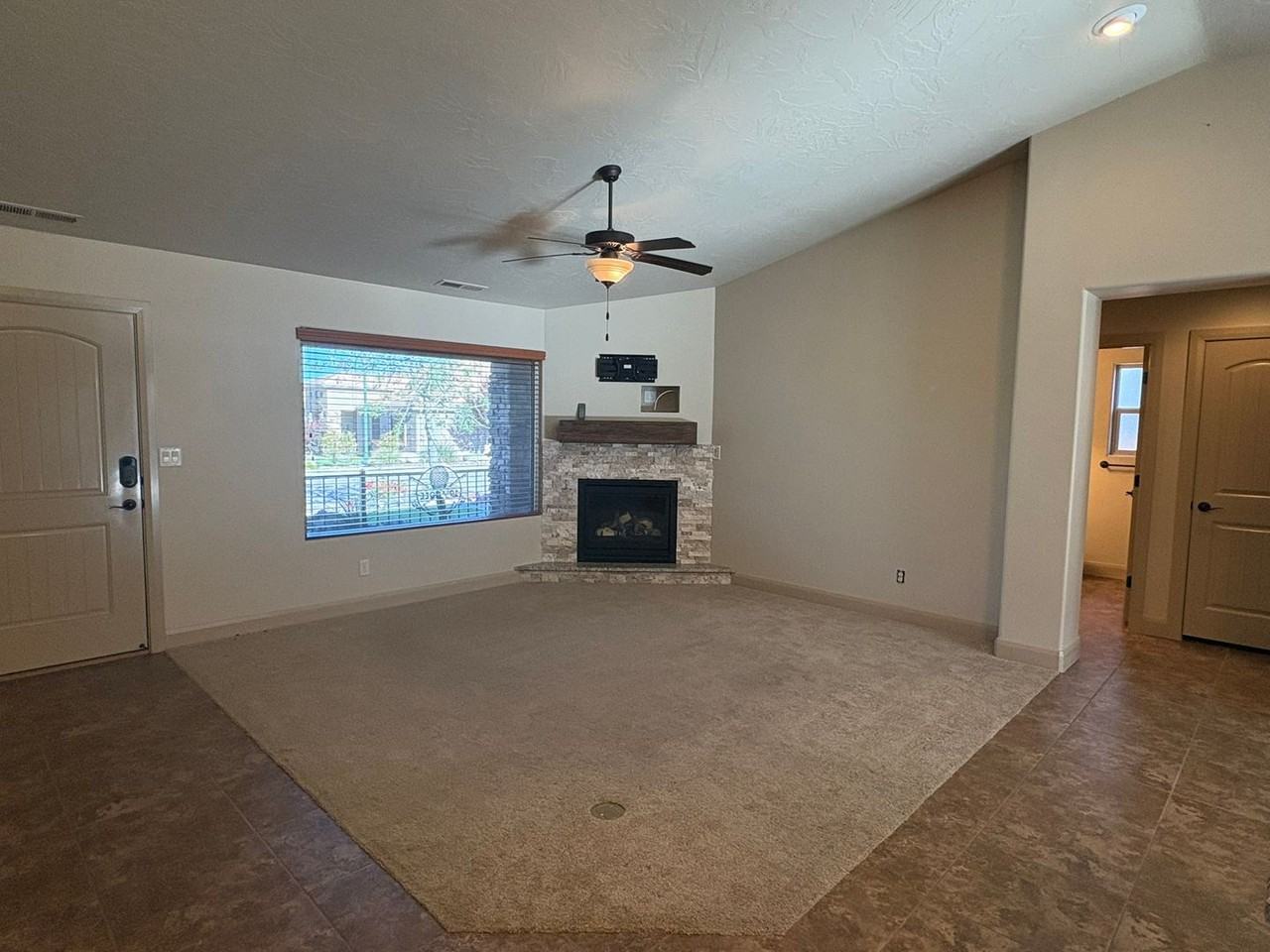 387 N 2680 W - Photo 5 of 36