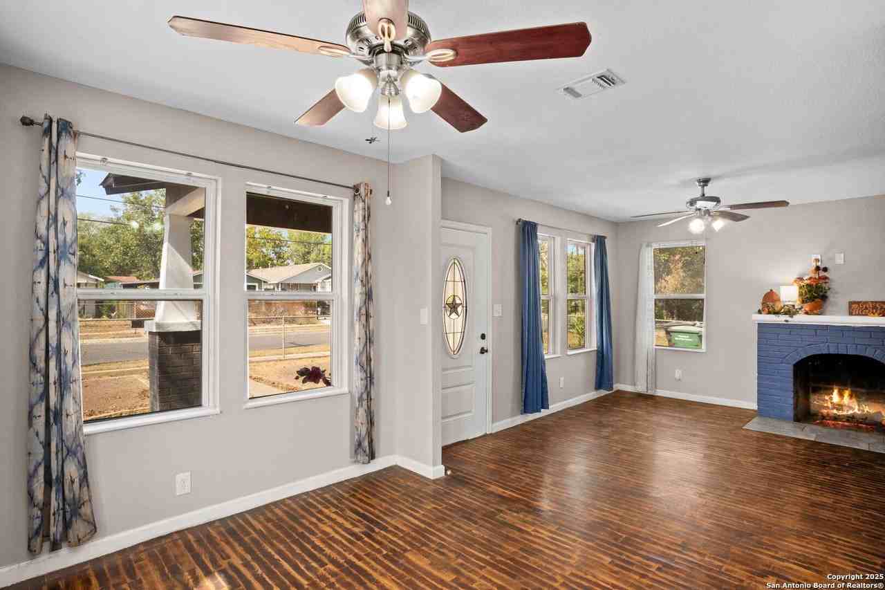 1530 Sw 19th St - Photo 3 of 26