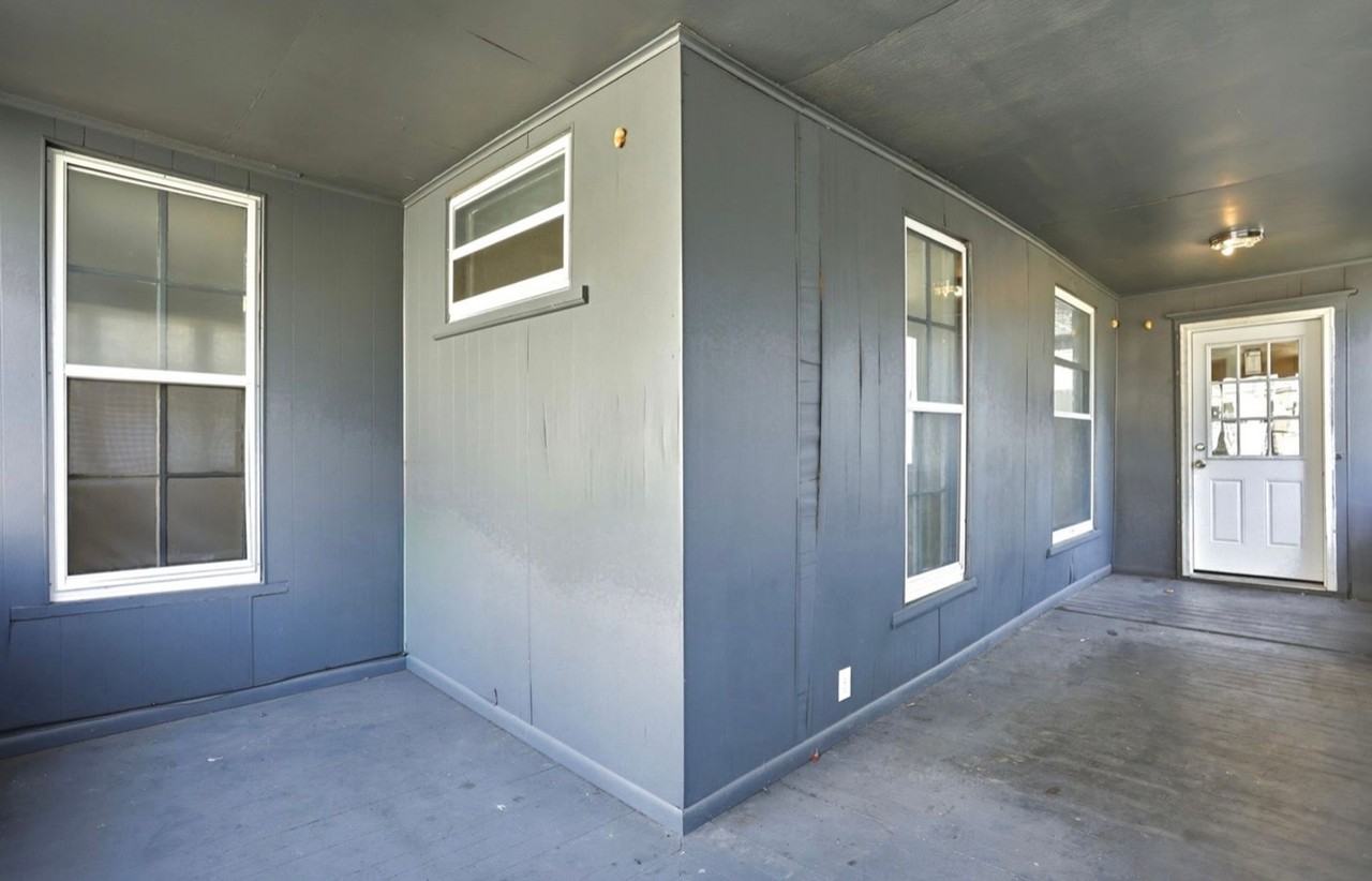 220 S Bond St - Photo 3 of 14