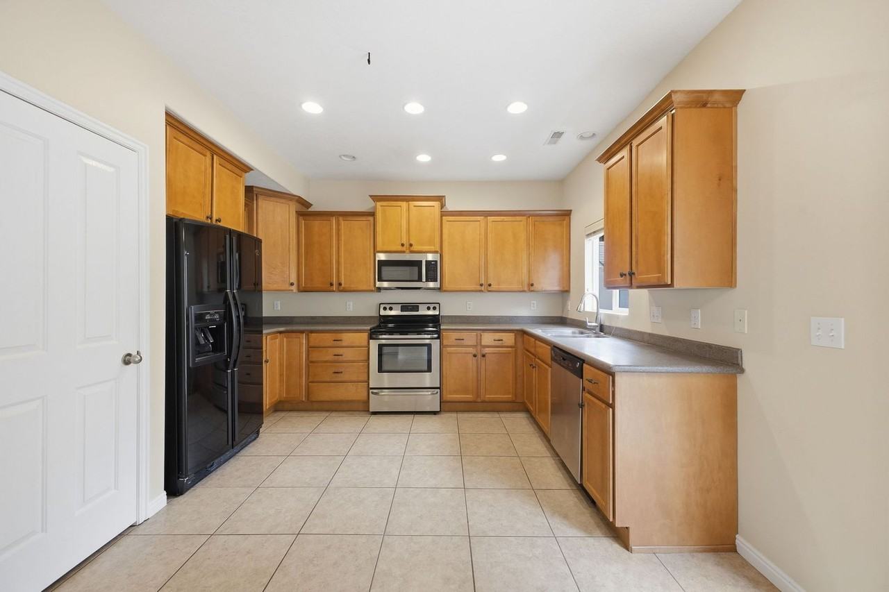 1427 E Verona Creek Way - Photo 6 of 30