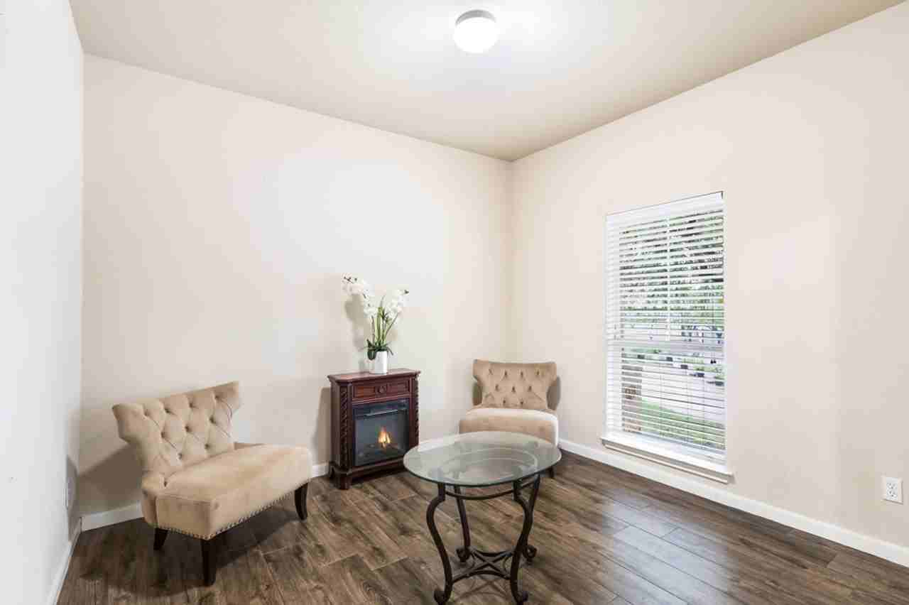 6718 Buckhorn Clf - Photo 4 of 28