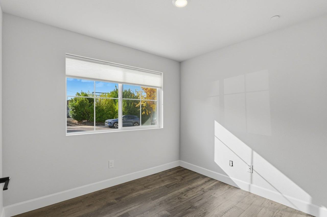 17025 Sw Friendly Ln - Photo 3 of 27