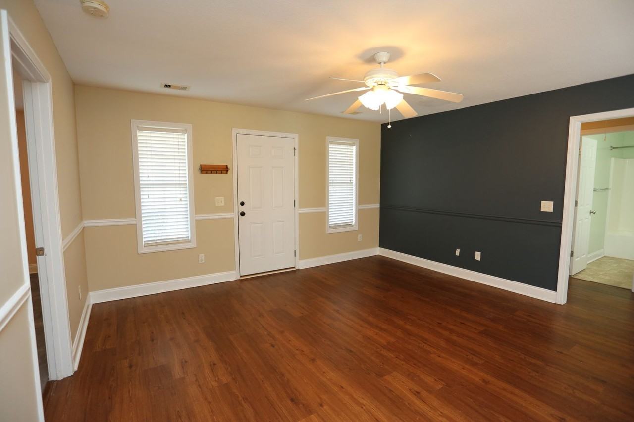 343 Longwood Dr - Photo 3 of 32