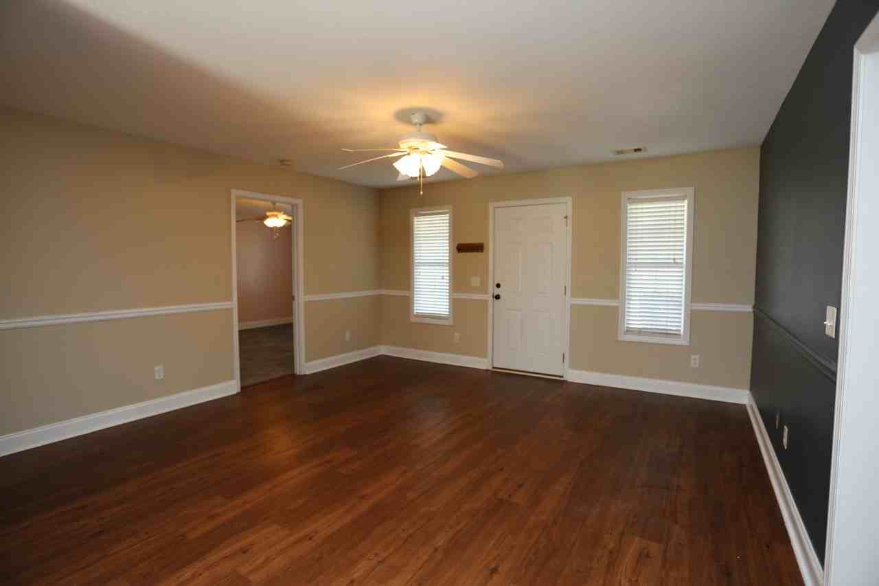 343 Longwood Dr - Photo 4 of 32