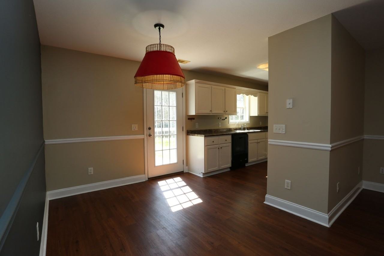 343 Longwood Dr - Photo 6 of 32