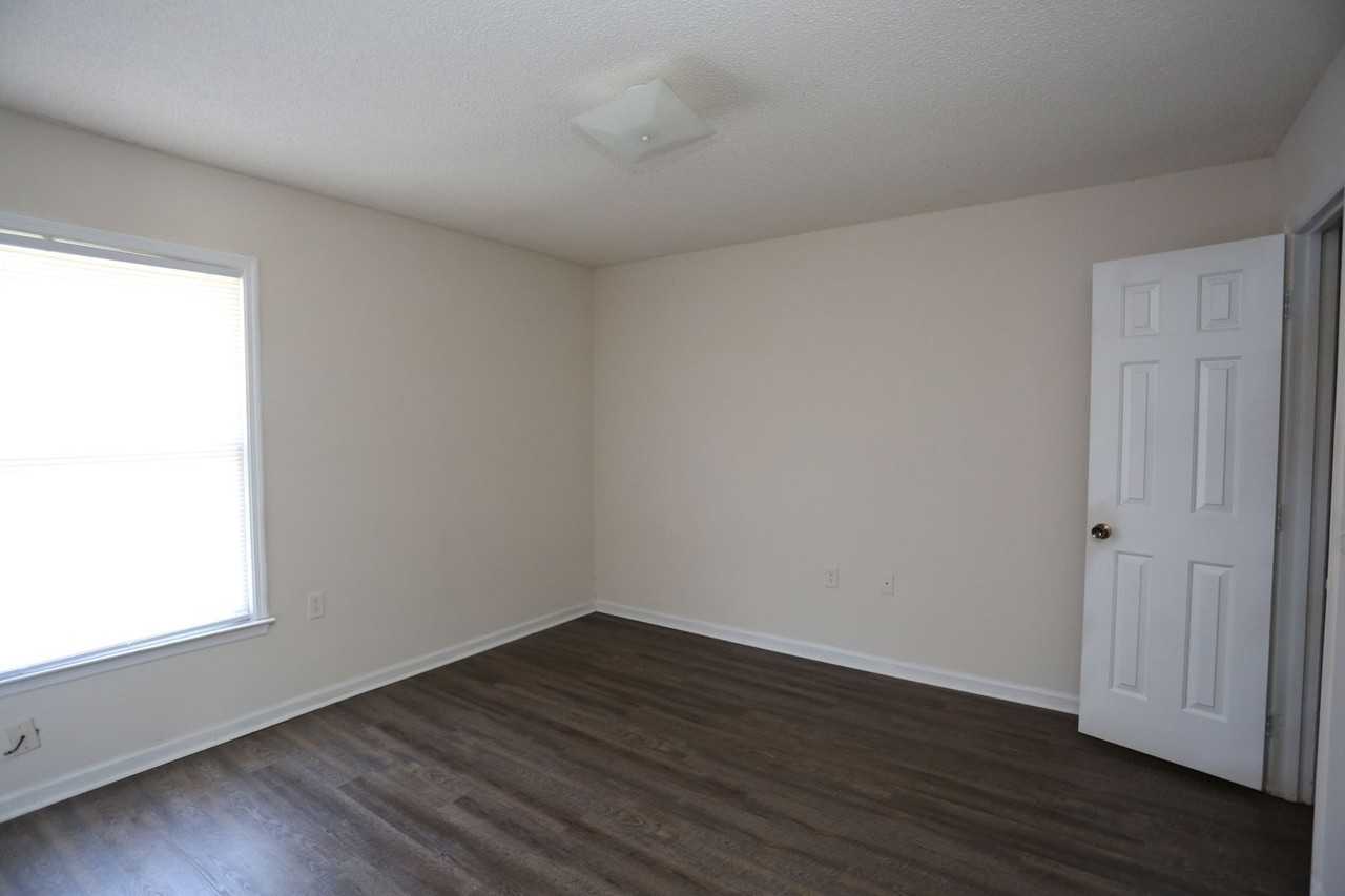 100 Lanier Dr #17 - Photo 5 of 9