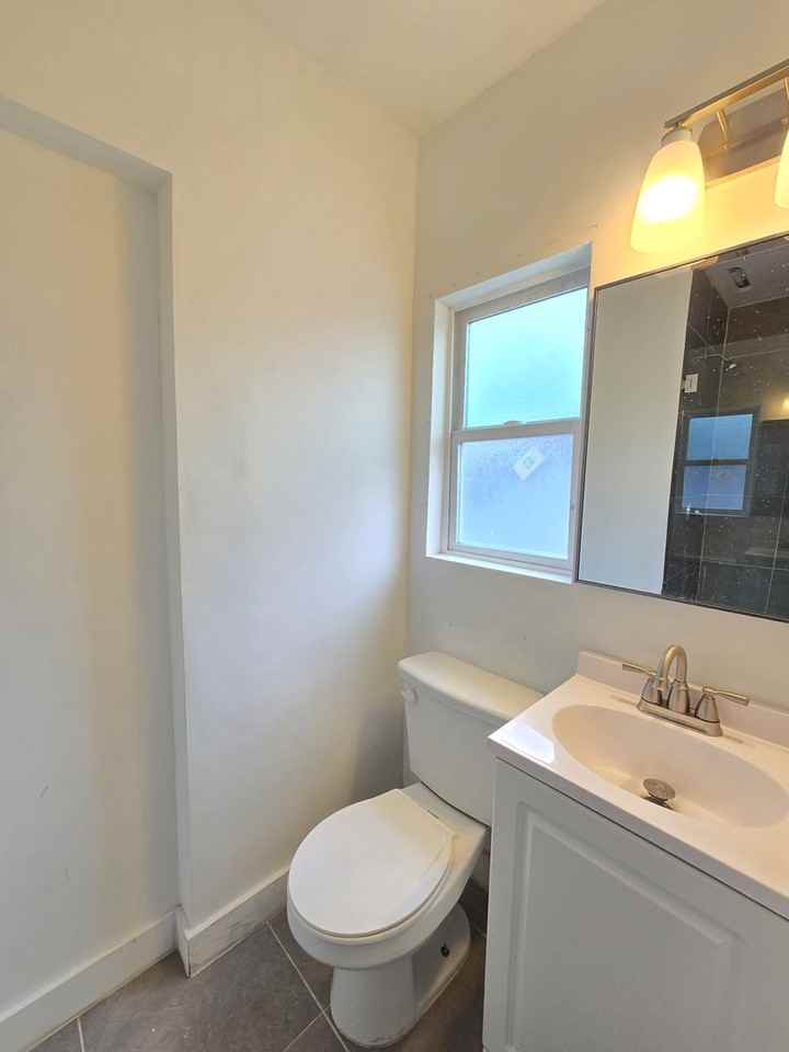 8154 Potter Ave - Photo 6 of 18
