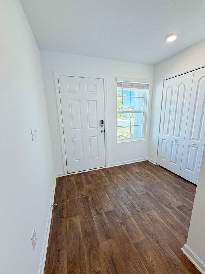 462 Ardila Cir - Photo 2 of 28