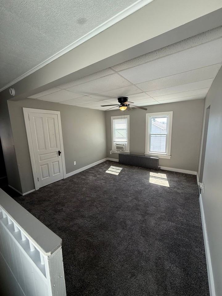 519 Roup Street - Photo 7 of 13