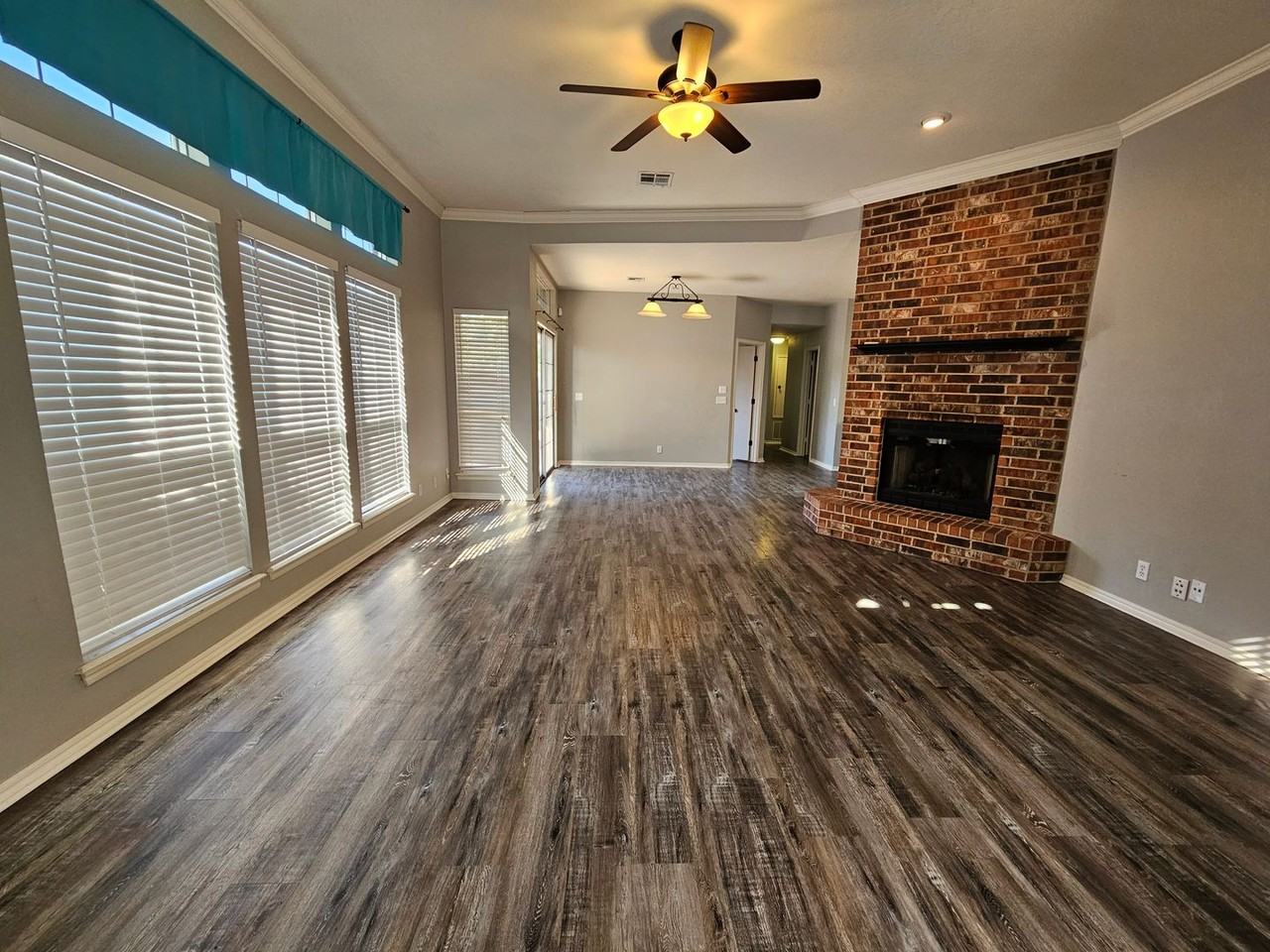 2825 Astor Dr - Photo 3 of 24