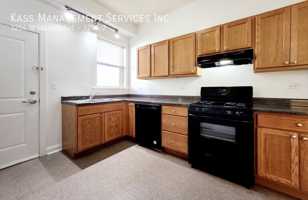featured image of 3254 W Leland Ave