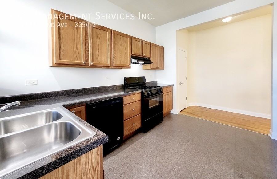 3254 W Leland Ave #3254-2 - Photo 2 of 17