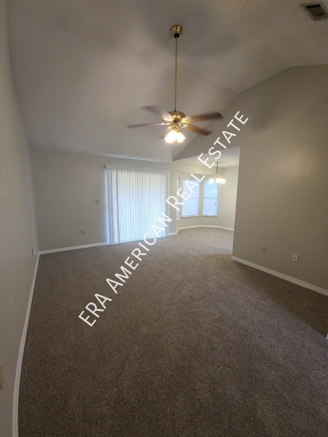 117 Oak Terrace Dr - Photo 2 of 14