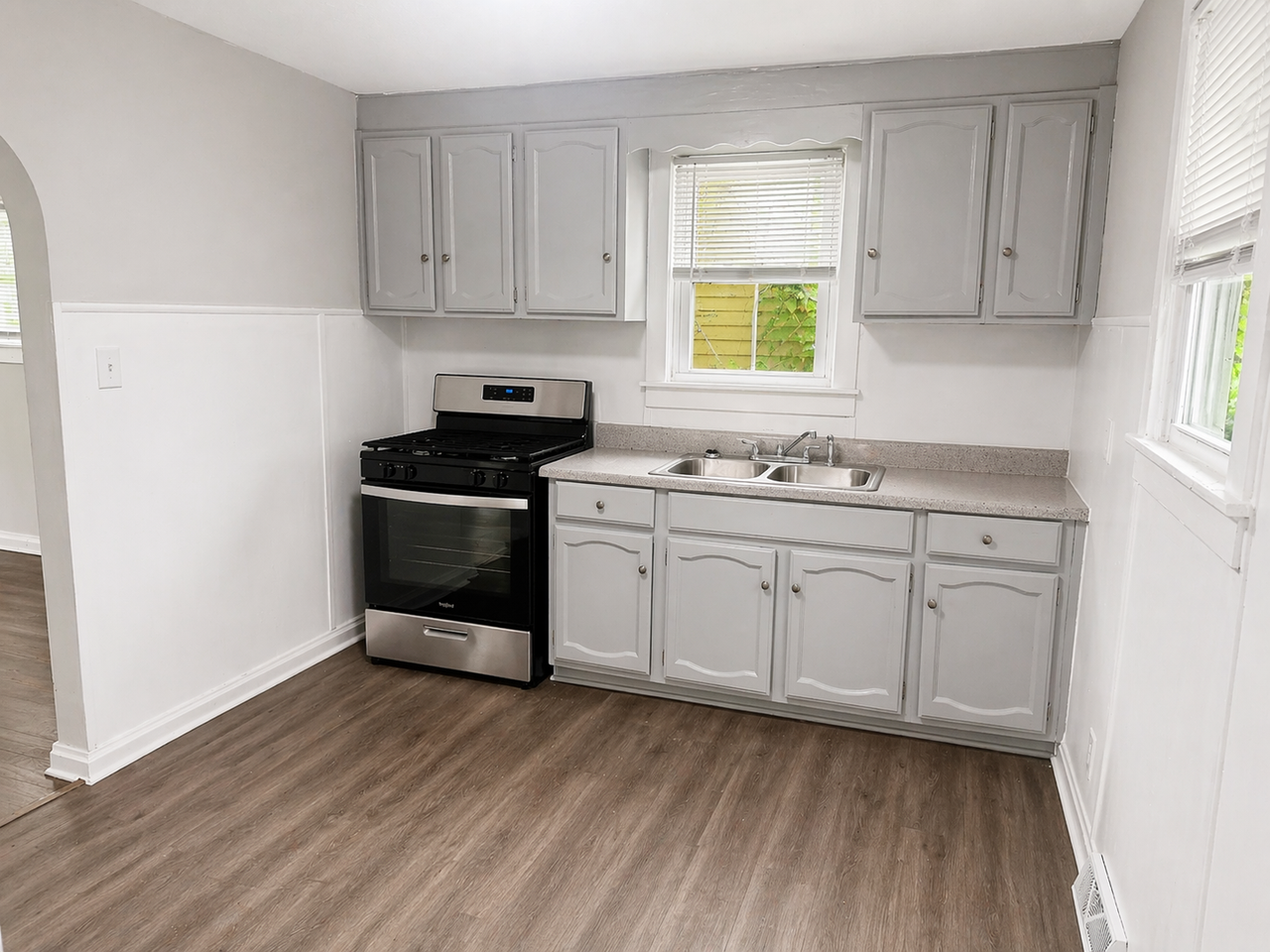 2924 Farrow Ave - Photo 2 of 15