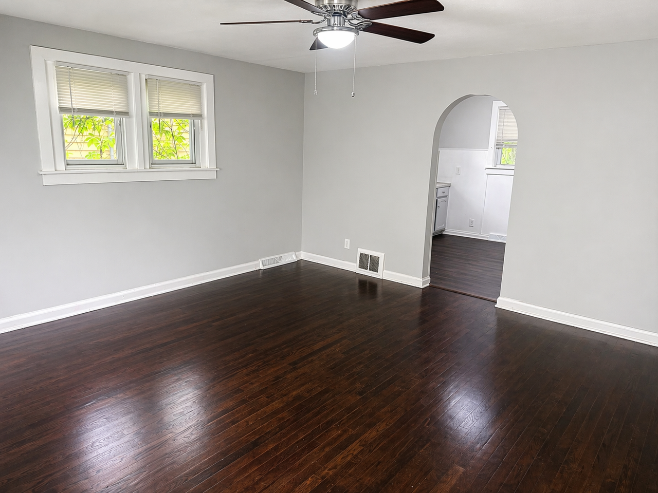 2924 Farrow Ave - Photo 4 of 15