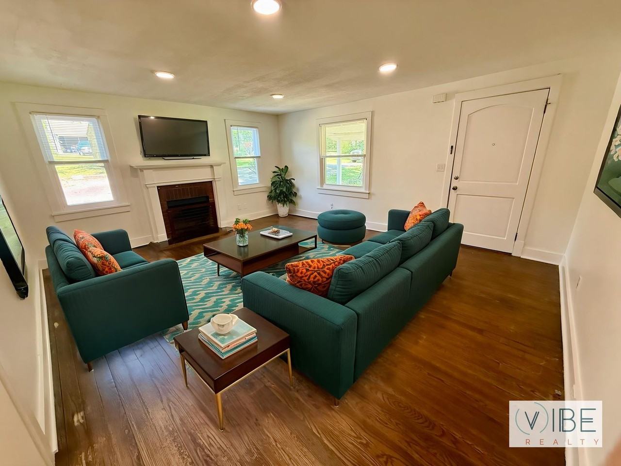 360 Bluegrass Ave - Photo 2 of 30