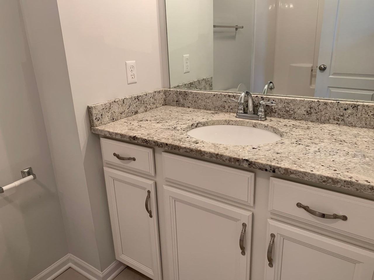 42 Squire Cir - Photo 3 of 13