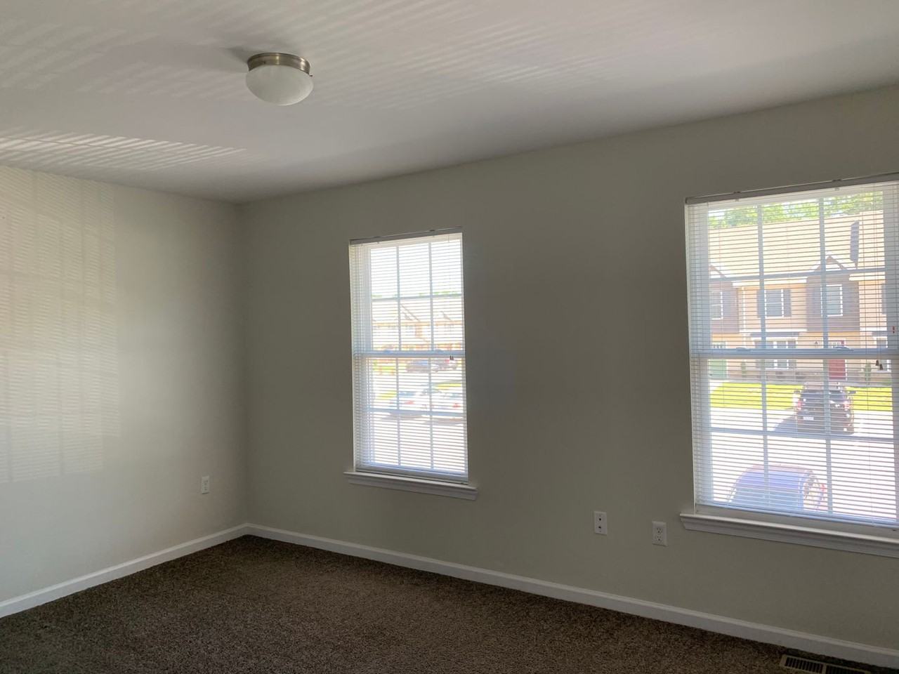 42 Squire Cir - Photo 5 of 13