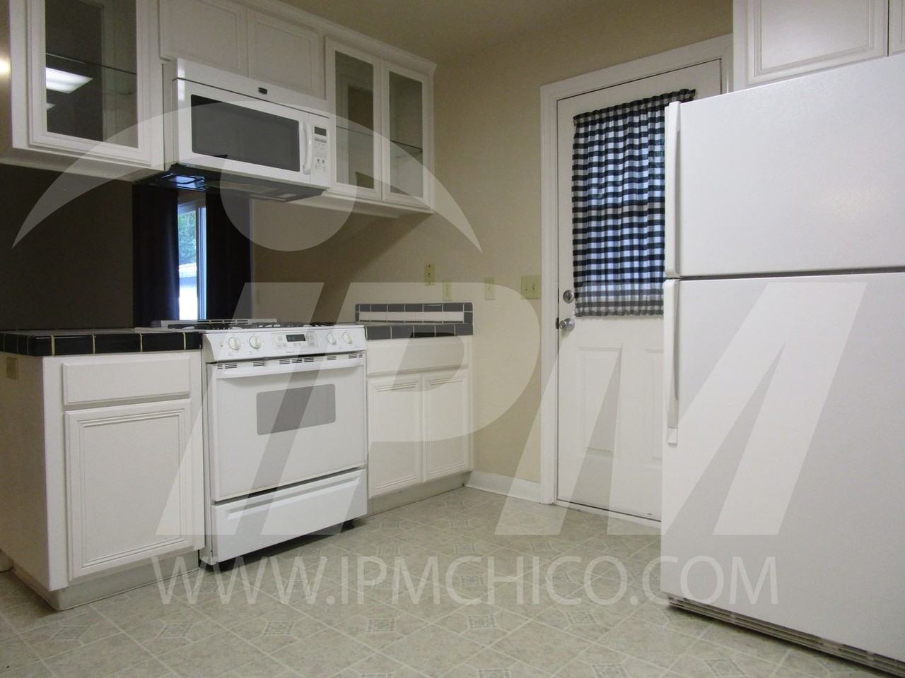 143 W 3rd Ave - Photo 6 of 20