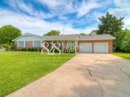 featured image of 724 Birch Dr