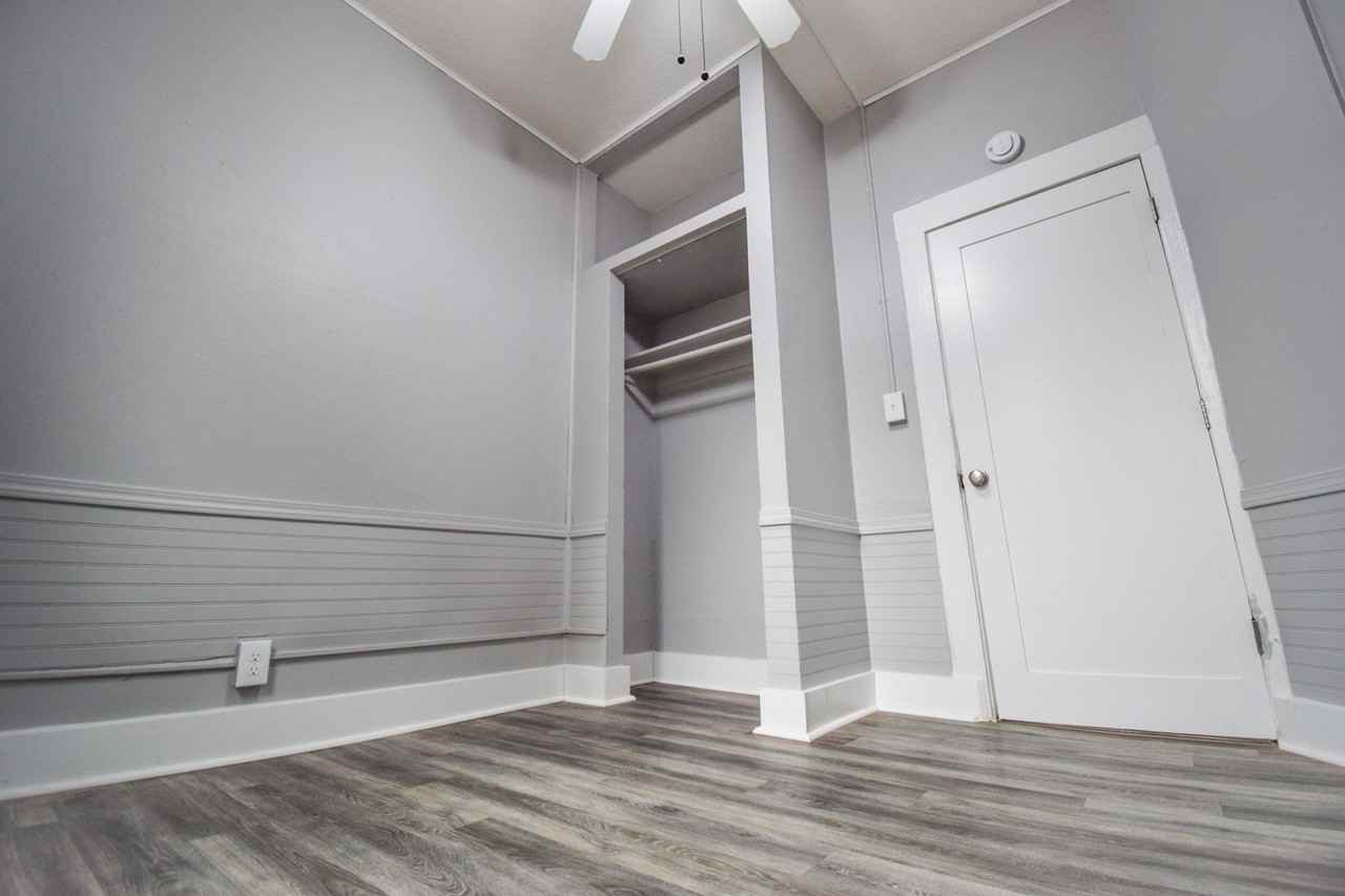 9932 N Leonard St - Photo 6 of 15