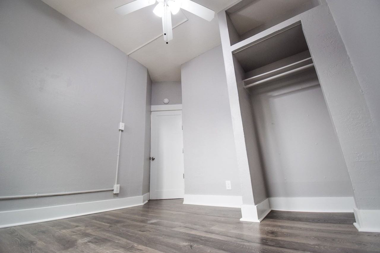 9932 N Leonard St - Photo 7 of 15