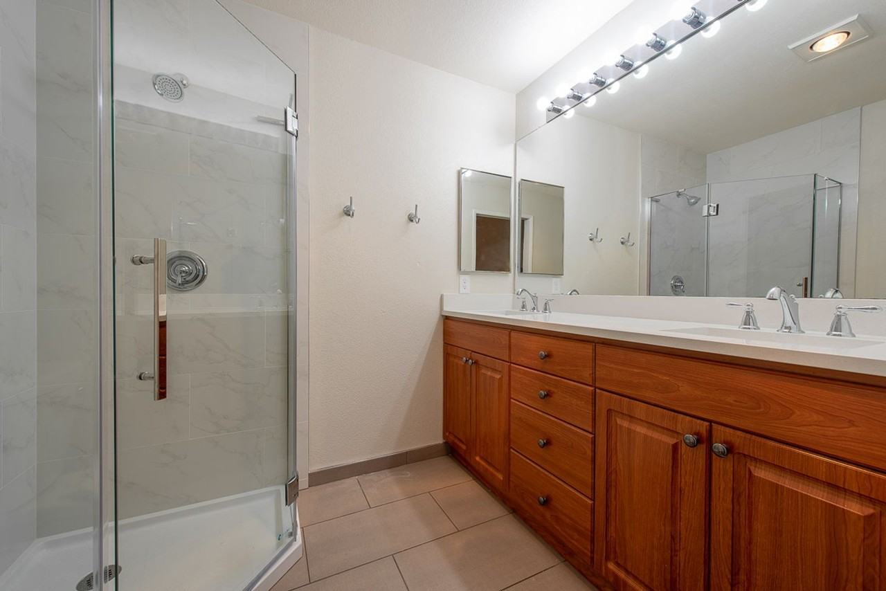 9009 Avondale Rd Ne - Photo 6 of 15