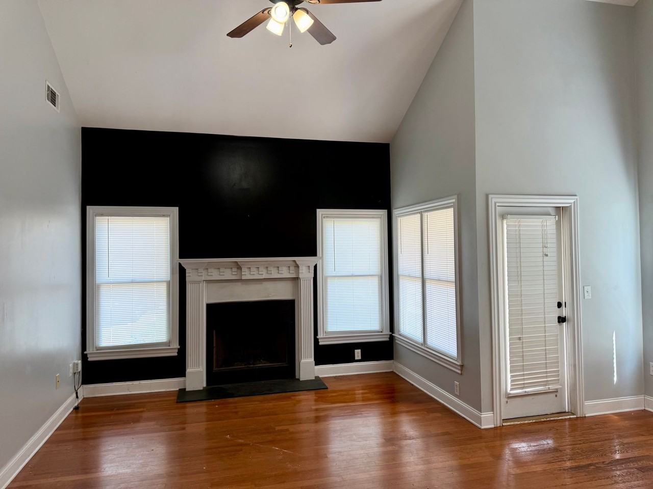 1051 Fair Hill Dr - Photo 4 of 28