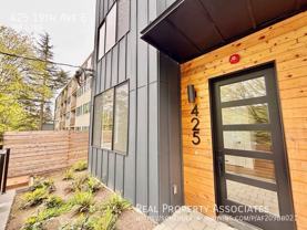 425 19th Ave E - Photo 1 of 1
